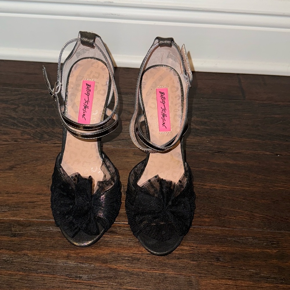 Woman sandals